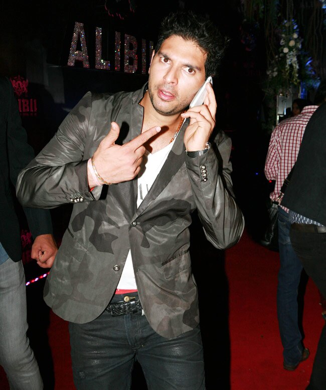 श्रीदेवी की बर्थडे पार्टी में जुटे सितारे