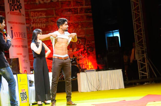 लॉरेन-सलमान सिखाएं डांस तो Anybody can dance!