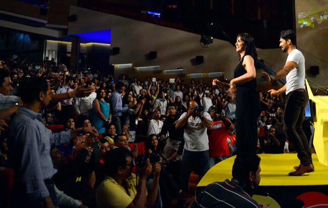 लॉरेन-सलमान सिखाएं डांस तो Anybody can dance!