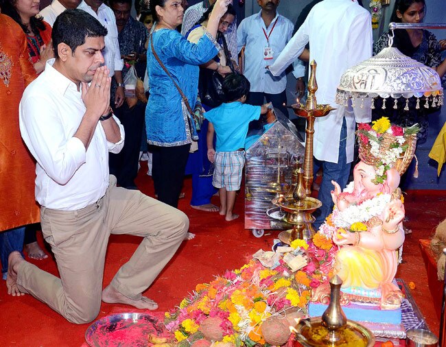 गणपति के दरबार में प्रियंका चोपड़ा