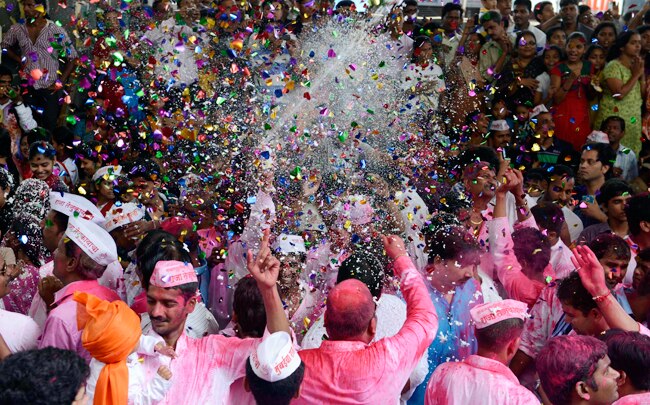 गणपति विसर्जन में उमड़ी श्रद्धालुओं की भीड़