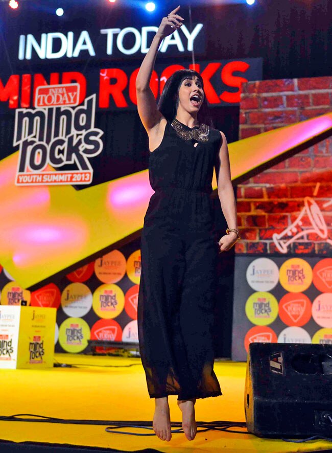 लॉरेन-सलमान सिखाएं डांस तो Anybody can dance!