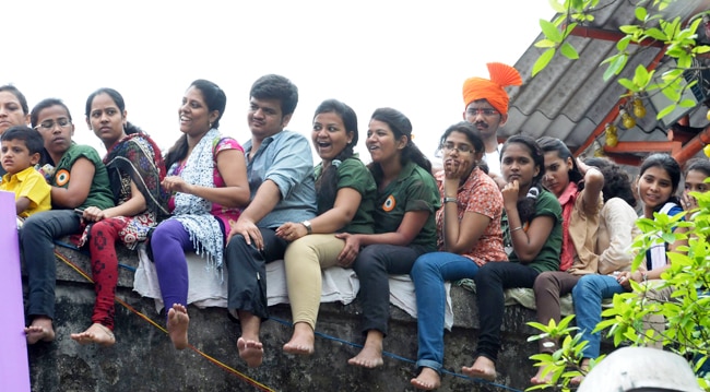 गणपति विसर्जन में उमड़ी श्रद्धालुओं की भीड़