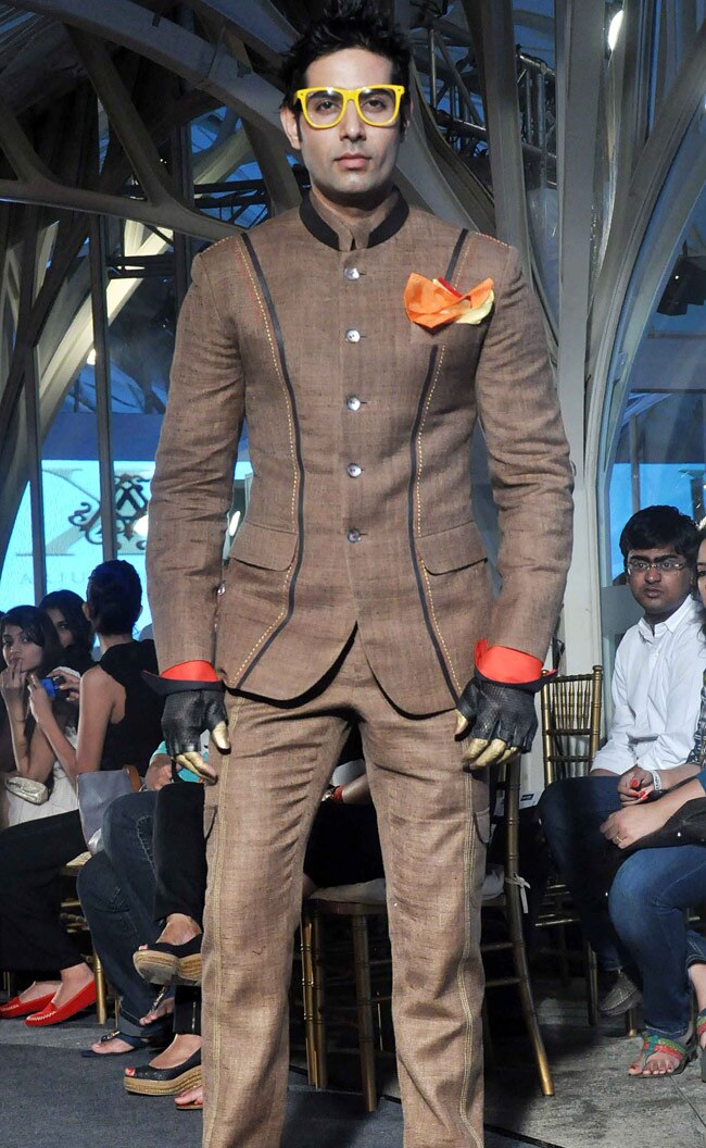 ऑडी इंडिया के शो में पहुंचे अभिषेक, हुमा कुरैशी