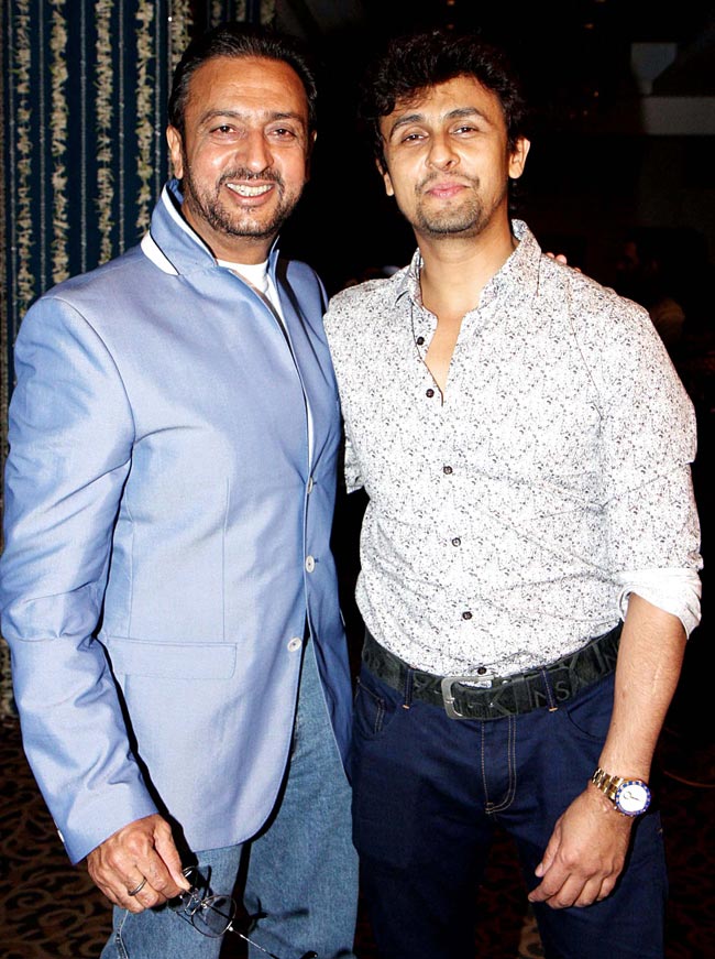 आदेश श्रीवास्‍तव की बर्थडे पार्टी में पहुंचे बिग बी