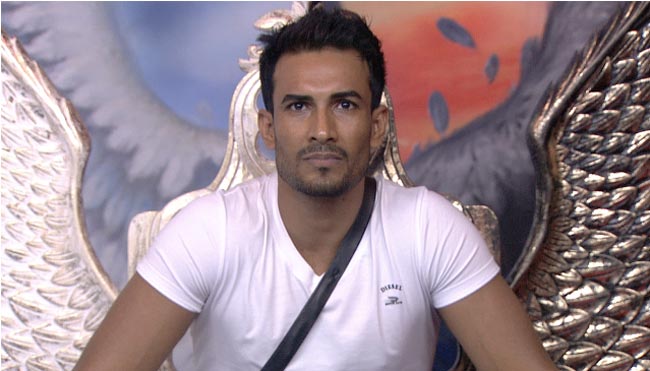 Bigg Boss के नए टास्‍क में बनी गौहर-तनिषा की जोड़ी