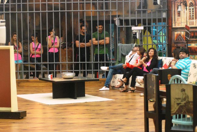 Bigg Boss के नए टास्‍क में बनी गौहर-तनिषा की जोड़ी