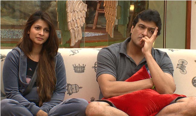 Bigg Boss के नए टास्‍क में बनी गौहर-तनिषा की जोड़ी