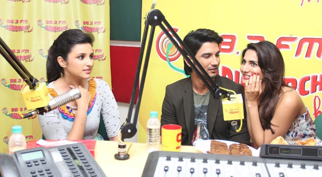 शुद्ध देसी रोमांस के प्रमोशन में जुटे सितारे