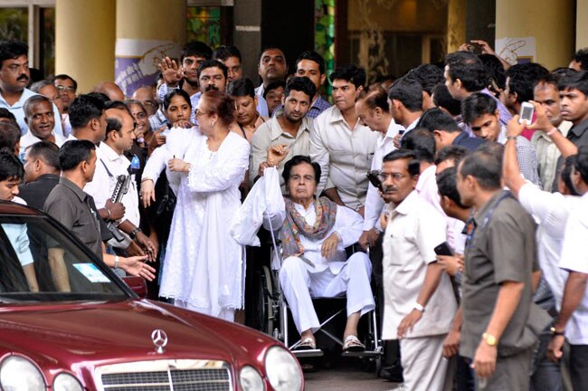 दिलीप कुमार को अस्पताल से मिली छुट्टी