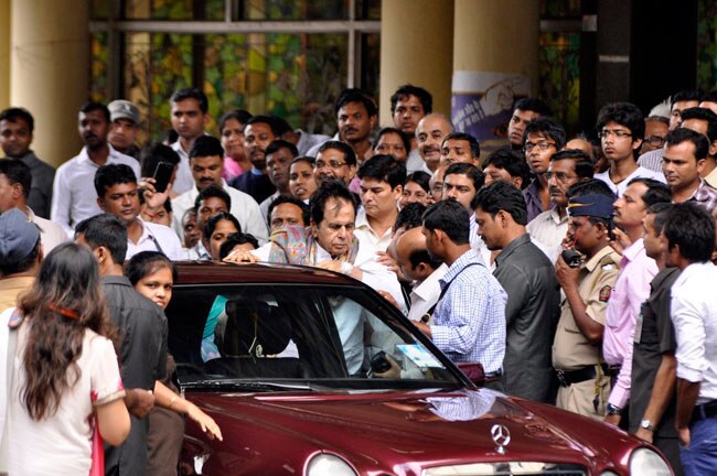 दिलीप कुमार को अस्पताल से मिली छुट्टी