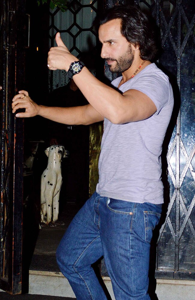 परिवार के साथ डिनर के लिए गए सैफ-करीना