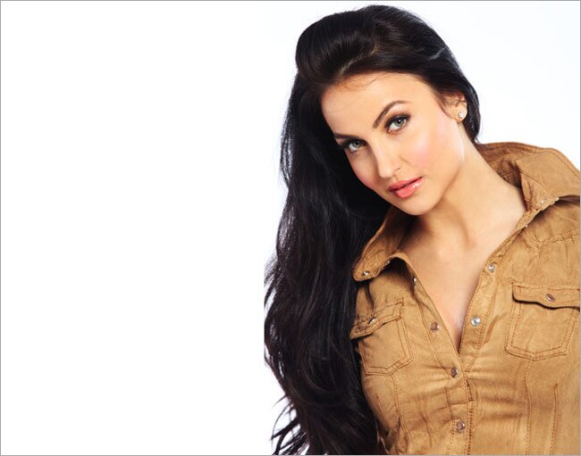 तस्‍वीरों में देखें कौन-कौन हैं बिग बॉस के घर में...