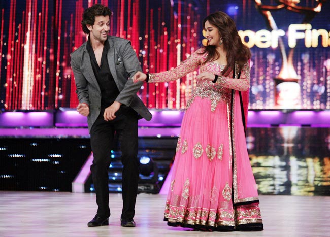 ‘झलक...’ के ग्रैंड फिनाले में खूब थिरके रितिक और प्रियंका