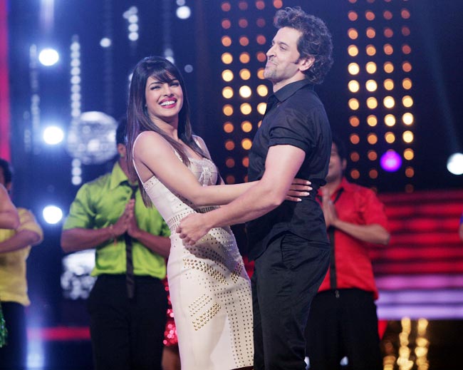 ‘झलक...’ के ग्रैंड फिनाले में खूब थिरके रितिक और प्रियंका