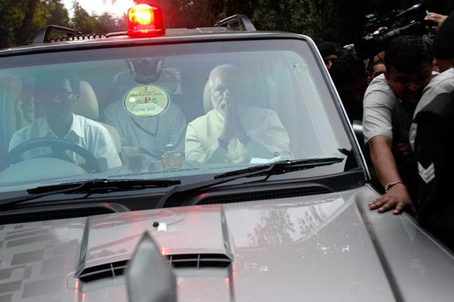 मोदी बने पीएम उम्मीदवार, कार्यकर्ताओं ने मनाया जश्‍न