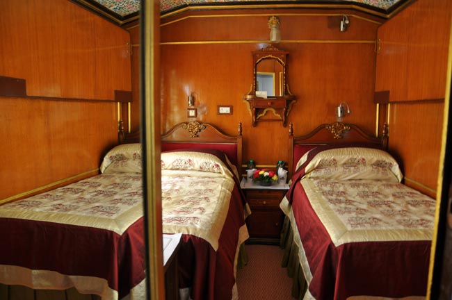नए रंग रूप के साथ शाही सफर पर Palace on Wheels