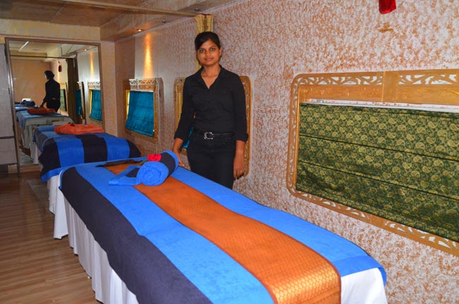 नए रंग रूप के साथ शाही सफर पर Palace on Wheels