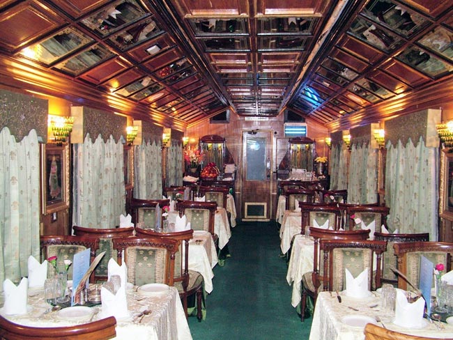 नए रंग रूप के साथ शाही सफर पर Palace on Wheels