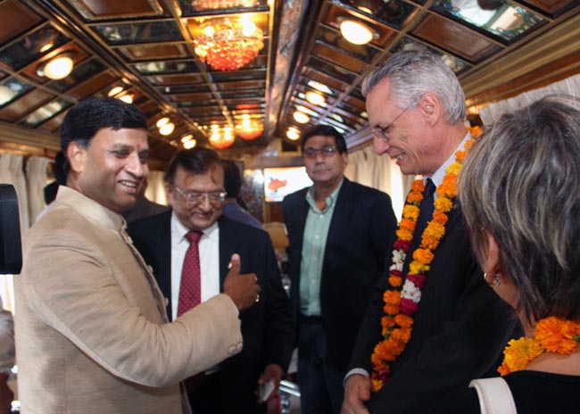 नए रंग रूप के साथ शाही सफर पर Palace on Wheels