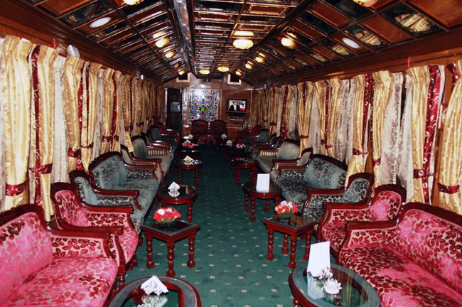 नए रंग रूप के साथ शाही सफर पर Palace on Wheels