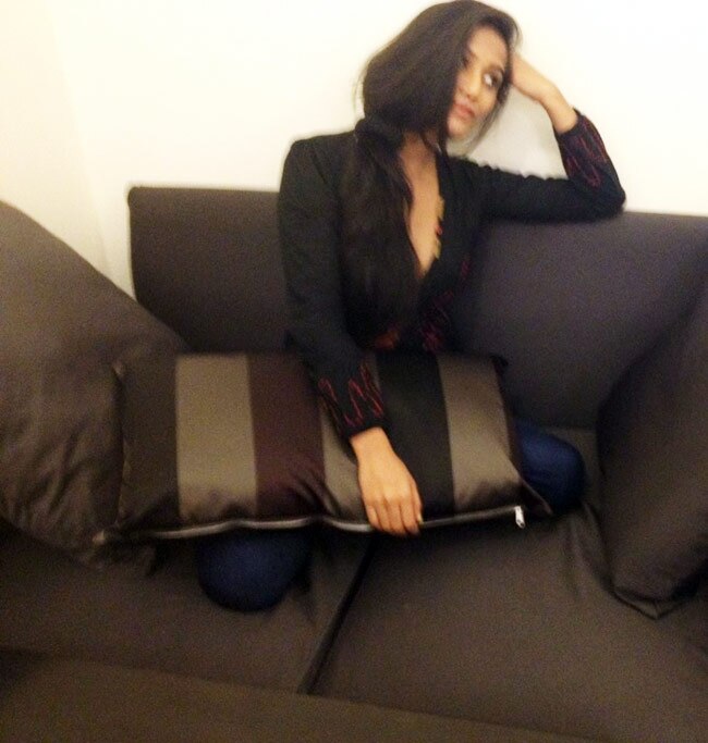 पूनम की इस अदा को आप क्‍या कहेंगे...