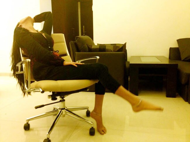 पूनम की इस अदा को आप क्‍या कहेंगे...