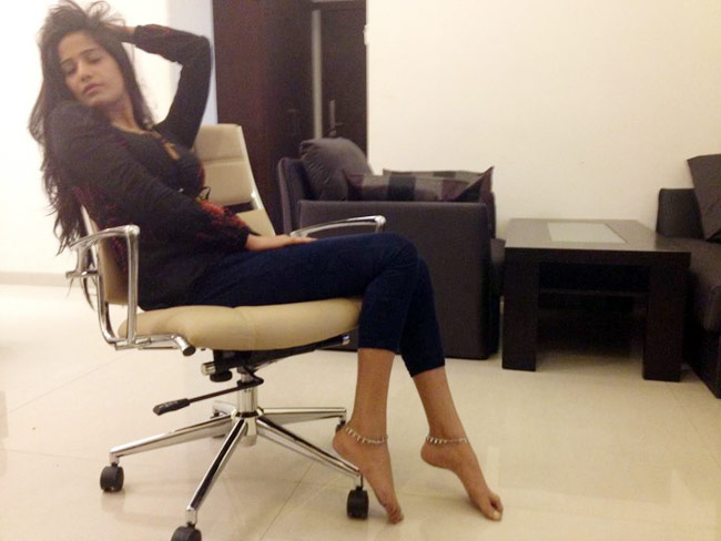 पूनम की इस अदा को आप क्‍या कहेंगे...