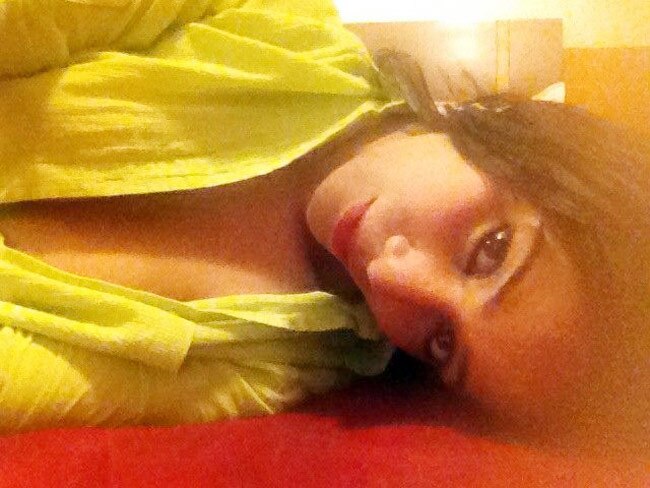 पूनम की इस अदा को आप क्‍या कहेंगे...