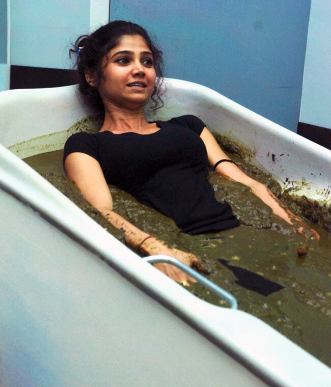 Bigg Boss के नए टास्‍क में बनी गौहर-तनिषा की जोड़ी