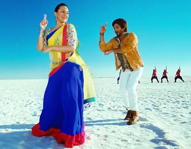 सोनाक्षी-शाहिद की 'आर...राजकुमार' का First Look