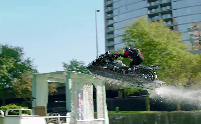 तस्‍वीरों में देखें 'धूम-3' की 'धूम'