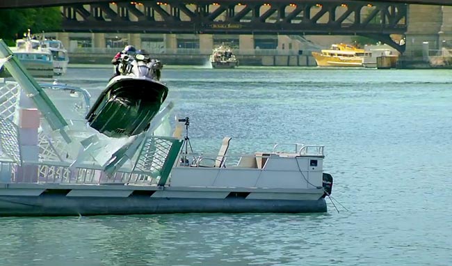 तस्‍वीरों में देखें 'धूम-3' की 'धूम'