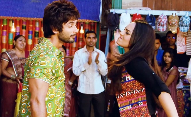 सोनाक्षी-शाहिद की 'आर...राजकुमार' का First Look