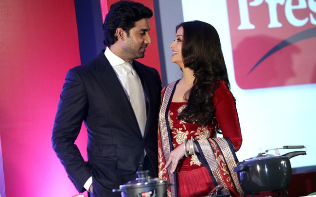 अभिषेक-ऐश्वर्या के बीच 'आंखों ही आंखों में इशारा हो गया...'