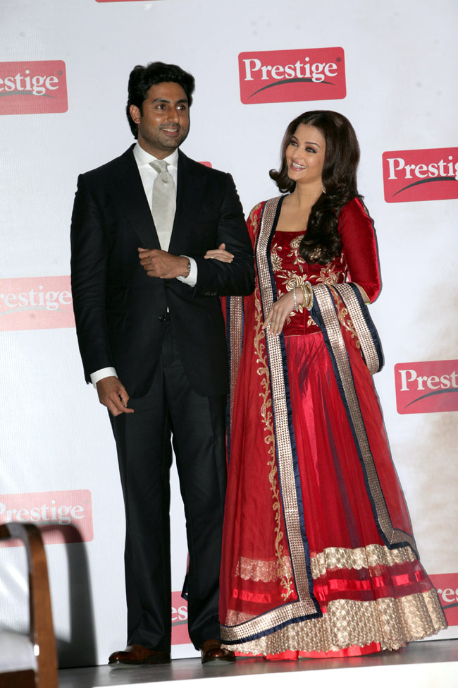 अभिषेक-ऐश्वर्या के बीच 'आंखों ही आंखों में इशारा हो गया...'