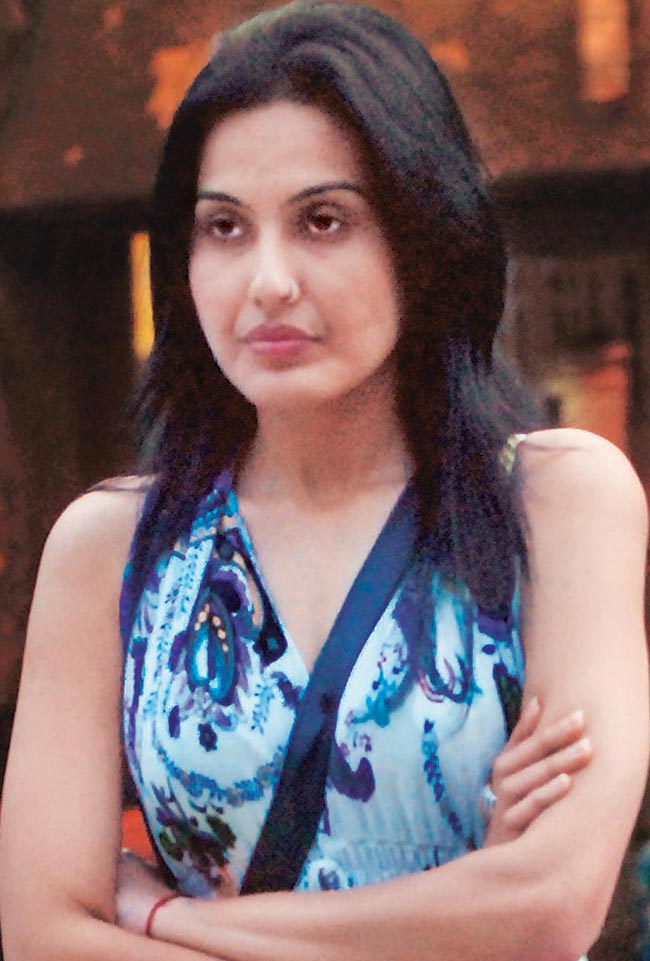 Bigg Boss 7 की हसीनाओं की दिलकश अदाएं