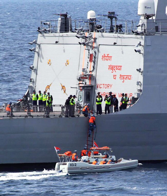 EXCLUSIVE फोटो: एक साथ समुद्र में उतरे भारत-चीन