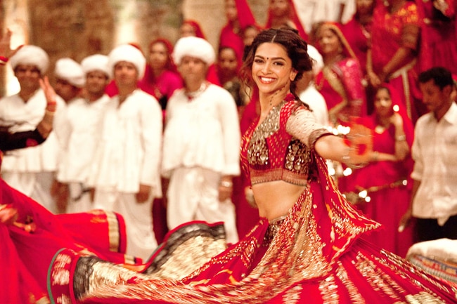 'राम-लीला' फिल्‍म का पोस्‍टर रिलीज