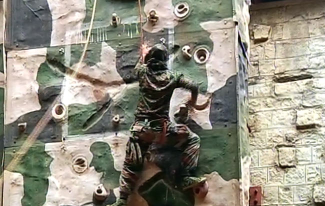 धोनी बनना चाहते थे सैनिक, किस्‍मत ने बनाया क्रिकेटर