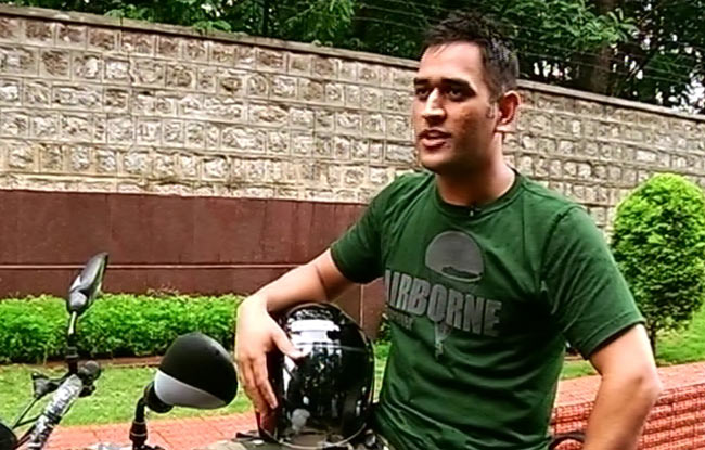 धोनी बनना चाहते थे सैनिक, किस्‍मत ने बनाया क्रिकेटर