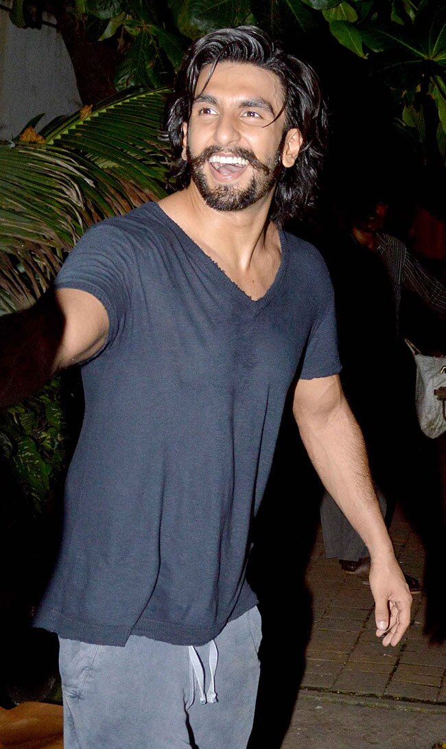 जोया अख्‍तर की पार्टी में नजर आए अभय-रणवीर सिंह