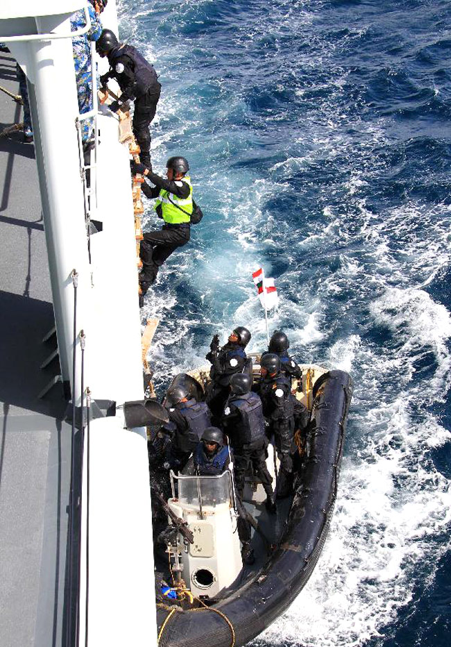 EXCLUSIVE फोटो: एक साथ समुद्र में उतरे भारत-चीन