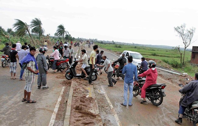 महातूफान 'पिलिन' पड़ा शांत, पीछे छोड़े तबाही के निशान