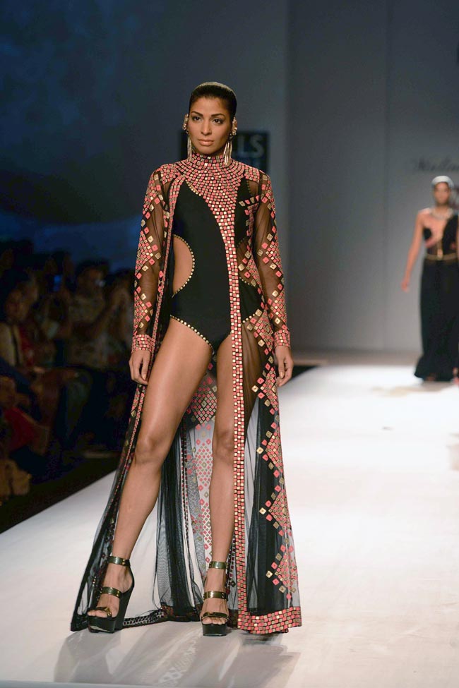 WIFW Day 1:  मालिनी रमानी के कलेक्शन्स ने जीता दिल