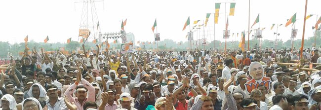 मोदी की कानपुर रैली में उमड़ा जनसैलाब