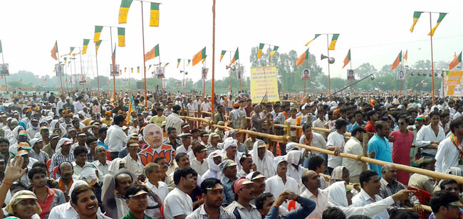 मोदी की कानपुर रैली में उमड़ा जनसैलाब