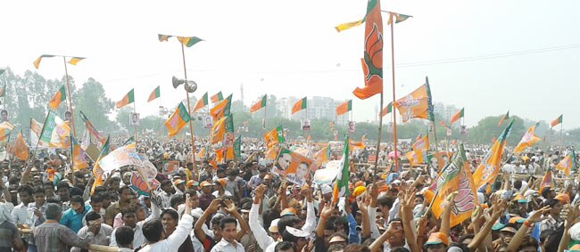 मोदी की कानपुर रैली में उमड़ा जनसैलाब