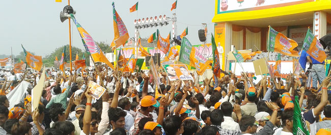 मोदी की कानपुर रैली में उमड़ा जनसैलाब