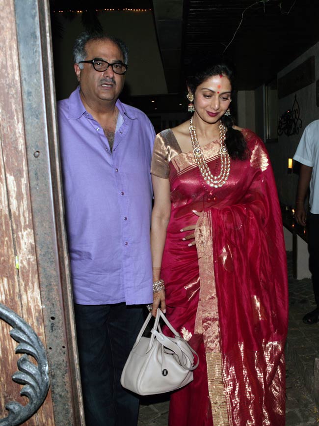 जरा सेलिब्रिटीज के करवा चौथ पर डालिये नजर...